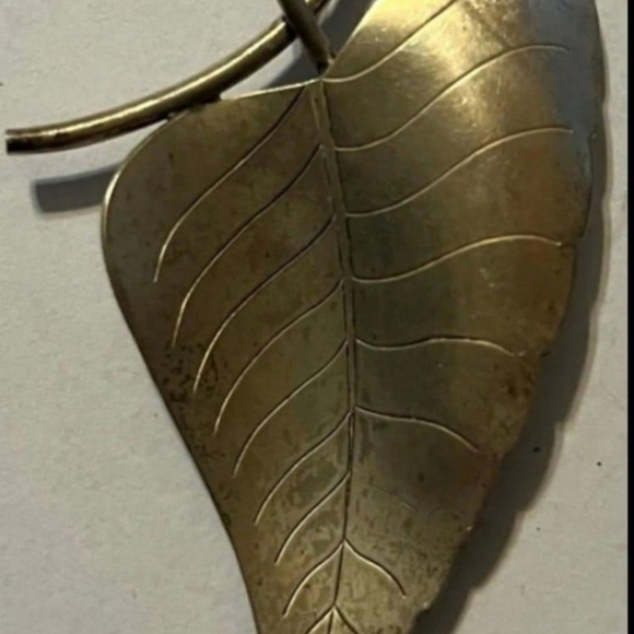 Gold Leaf Jewelry Set - Picture 4 of 7